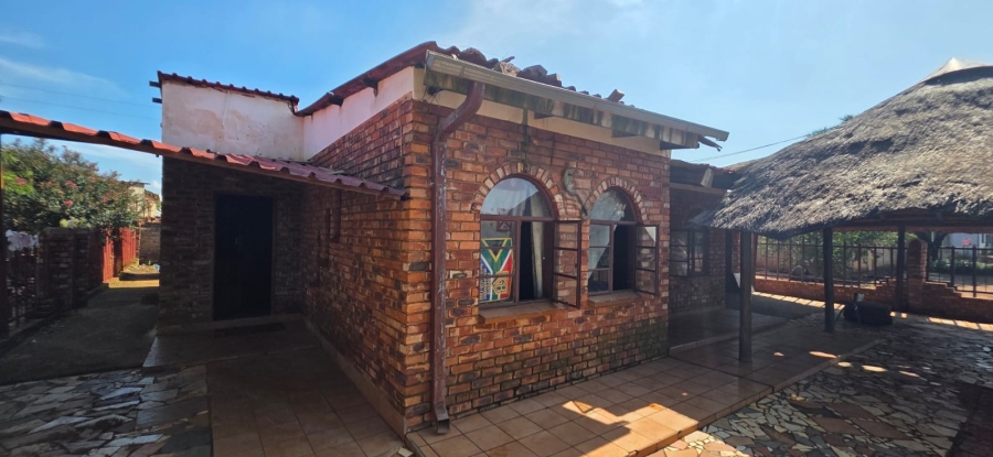 2 Bedroom Property for Sale in Ikageng North West